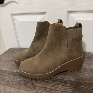 Dolce Vita Rielle Ankle Boot Size 8